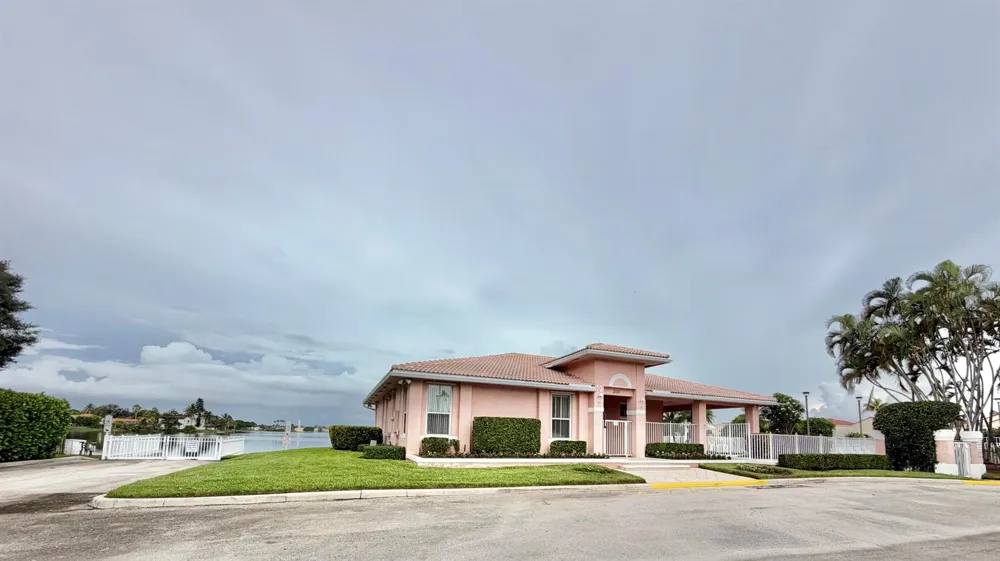 3130 Sunset Circle Margate, FL 33063