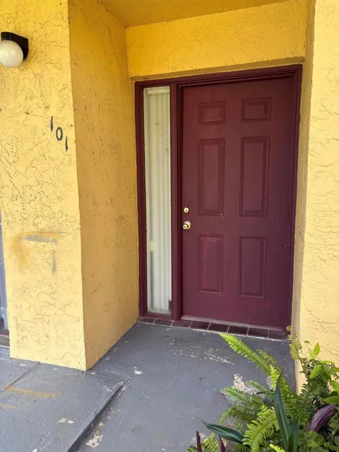 610 NW 214TH STREET #101