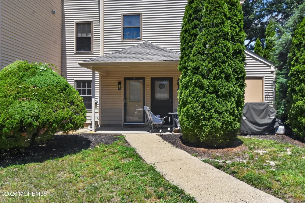 310 Owls Nest Court Jackson, NJ 08527