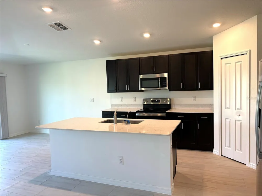 3615 NATURAL TRACE STREET Plant City, FL 33565