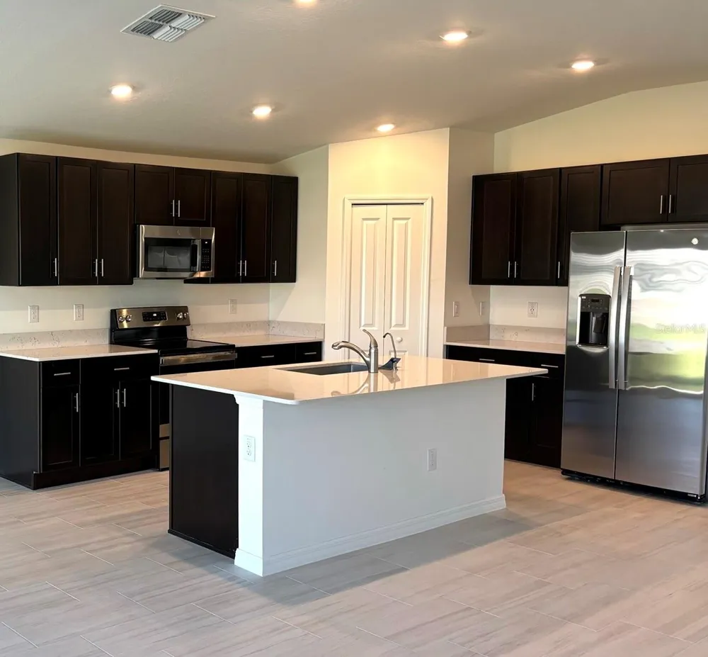 3615 NATURAL TRACE STREET Plant City, FL 33565