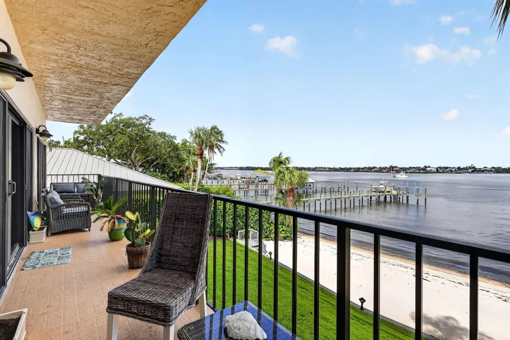 624 SW St Lucie Crescent #208 Stuart, FL 34994