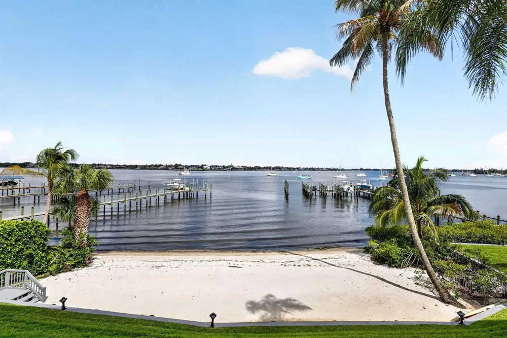 624 SW St Lucie Crescent #208 Stuart, FL 34994