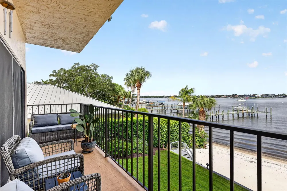 624 SW St Lucie Crescent #208 Stuart, FL 34994