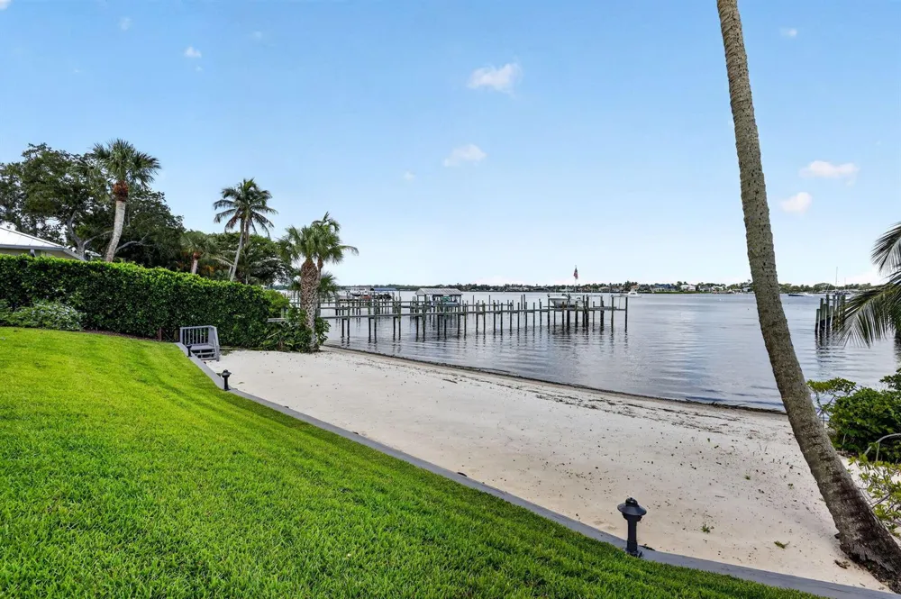 624 SW St Lucie Crescent #208 Stuart, FL 34994