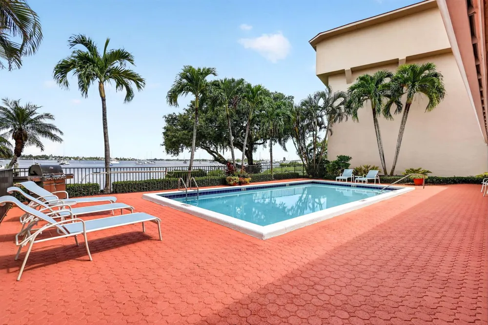 624 SW St Lucie Crescent #208 Stuart, FL 34994
