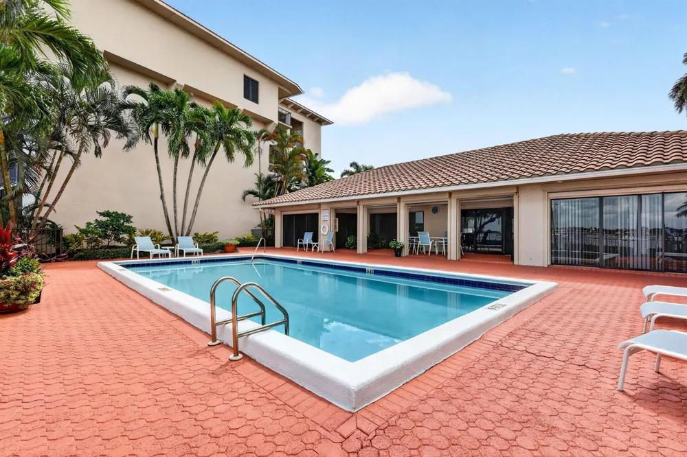624 SW St Lucie Crescent #208 Stuart, FL 34994