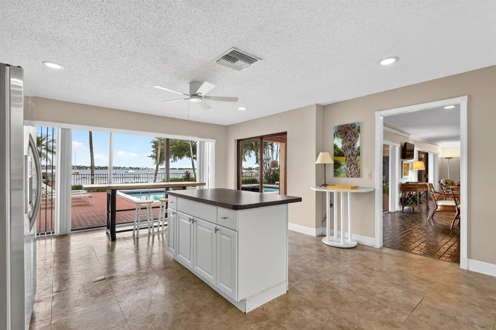 624 SW St Lucie Crescent #208 Stuart, FL 34994