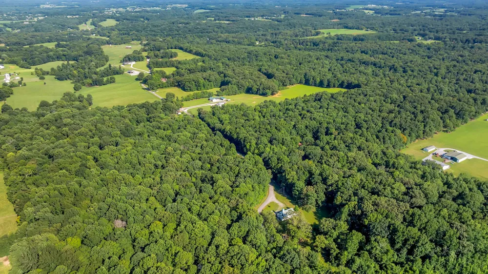3701 Oakwood Church Rd Cedar Hill, TN 37032