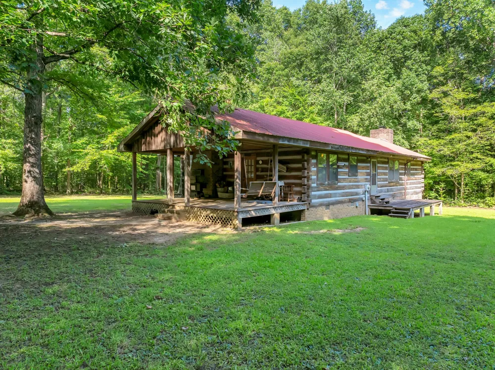3701 Oakwood Church Rd Cedar Hill, TN 37032