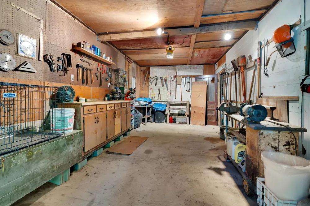 3701 Oakwood Church Rd Cedar Hill, TN 37032