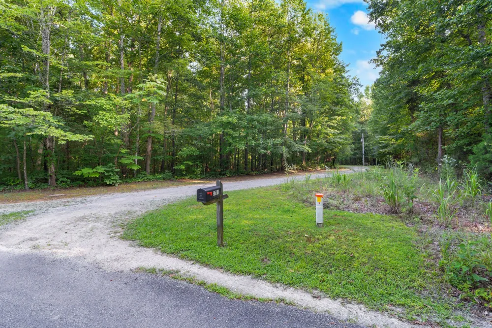 3701 Oakwood Church Rd Cedar Hill, TN 37032