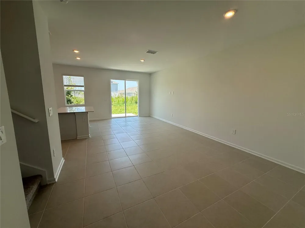 2563 SKYLINE LOOP Kissimmee, FL 34758