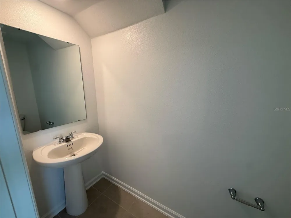 2563 SKYLINE LOOP Kissimmee, FL 34758
