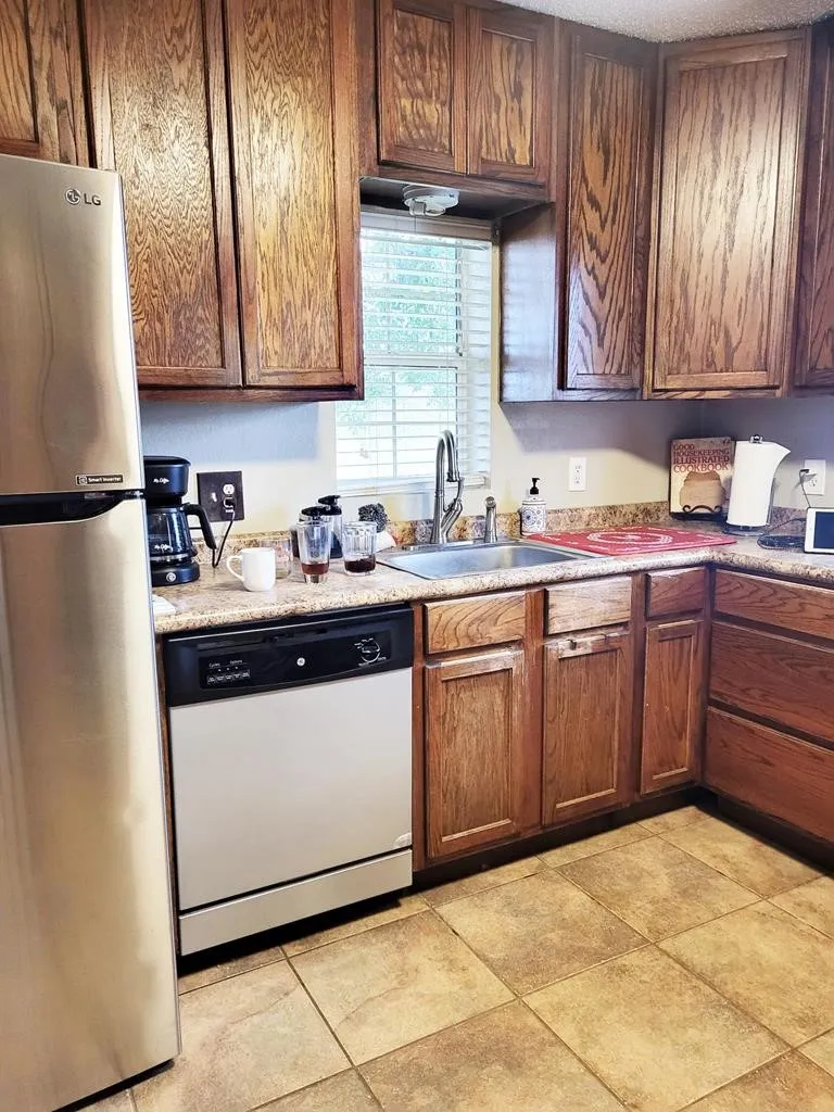 4446 Fm 607 S Larue, TX 75770