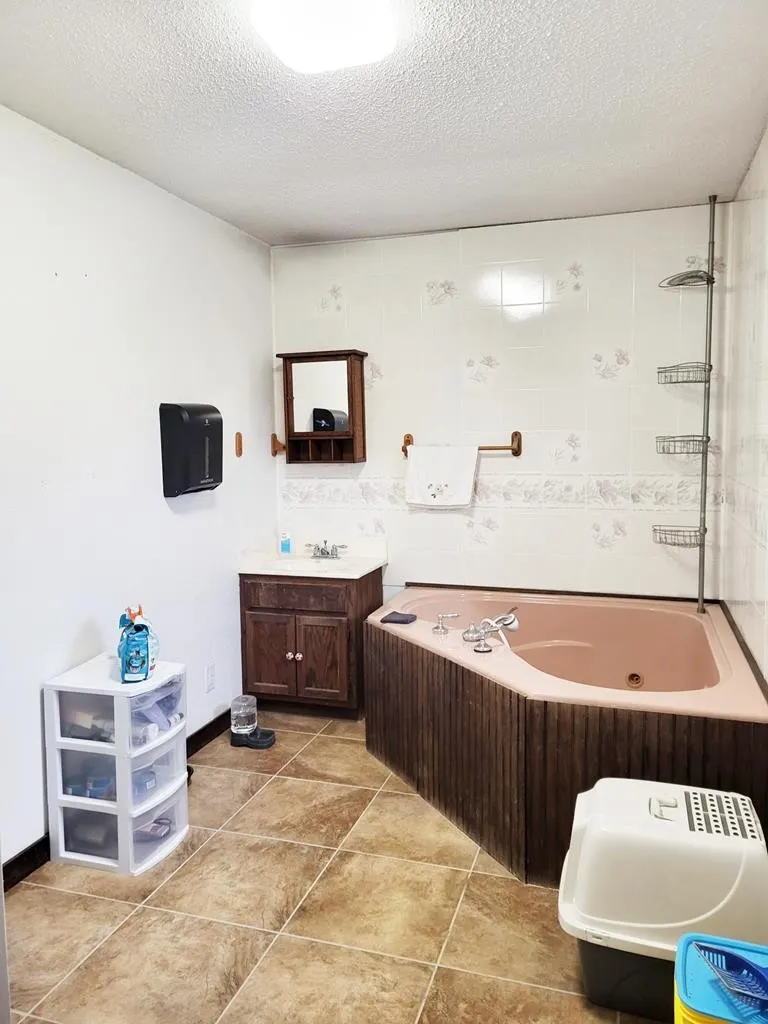 4446 Fm 607 S Larue, TX 75770