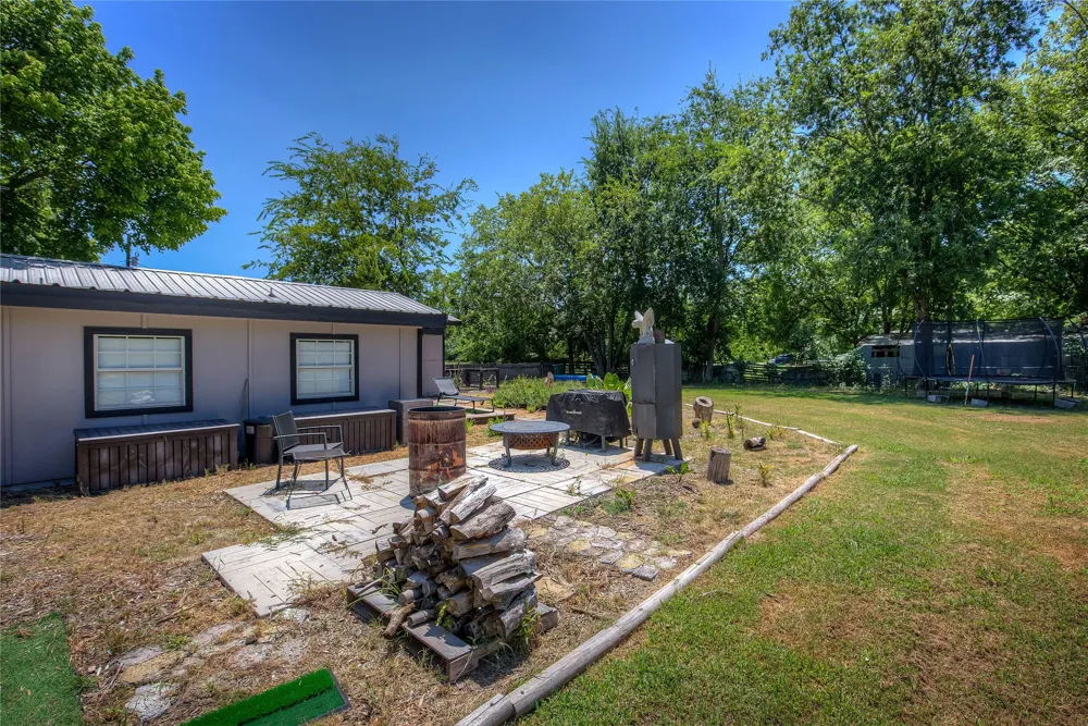 1101 Redoak Drive West Tawakoni, TX 75474