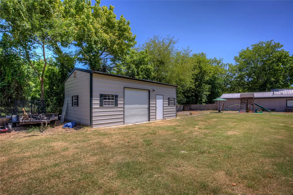 1101 Redoak Drive West Tawakoni, TX 75474