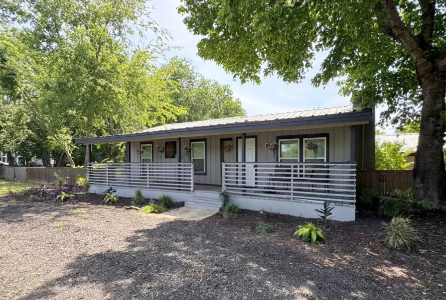 1101 Redoak Drive West Tawakoni, TX 75474