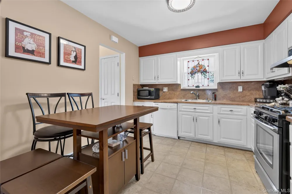 15 1st Avenue Bayville, NY 11709