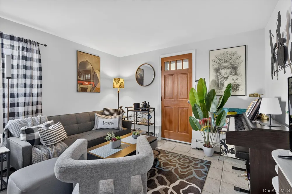 15 1st Avenue Bayville, NY 11709