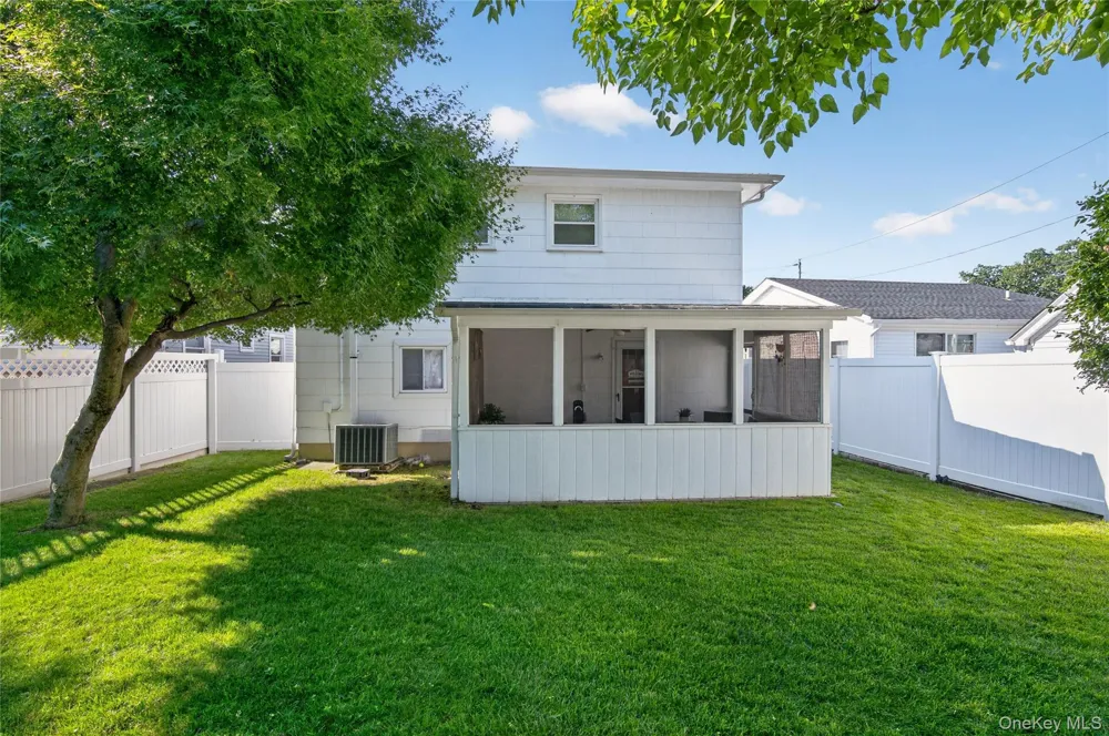 15 1st Avenue Bayville, NY 11709