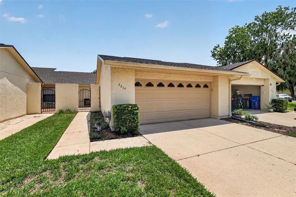 2214 CYPRESS COVE DRIVE #4 Tavares, FL 32778