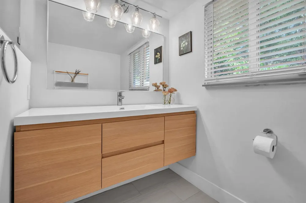 7830 SW 67TH AVENUE South Miami, FL 33143