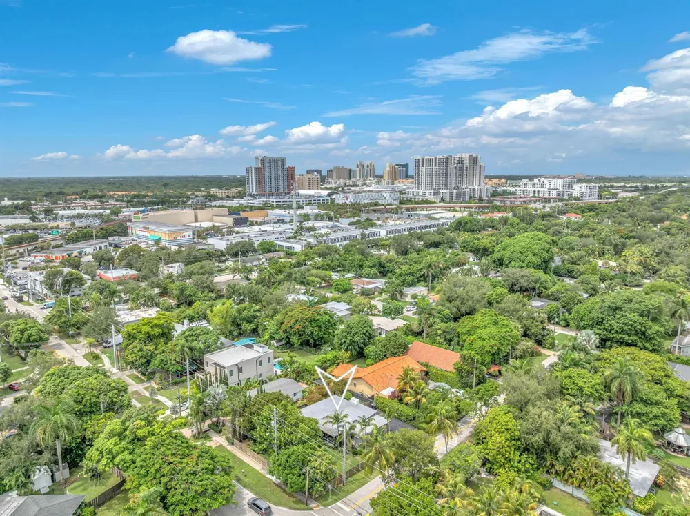 7830 SW 67TH AVENUE South Miami, FL 33143