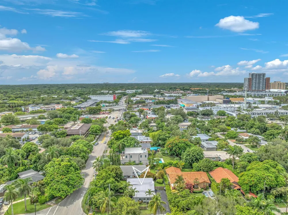 7830 SW 67TH AVENUE South Miami, FL 33143
