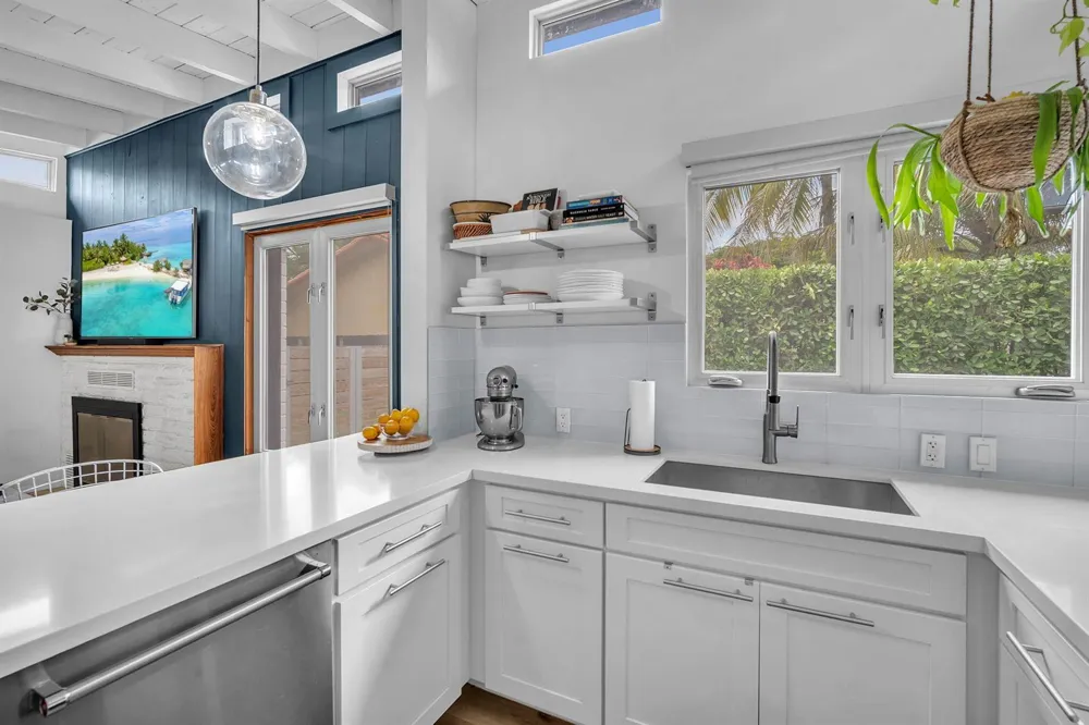 7830 SW 67TH AVENUE South Miami, FL 33143