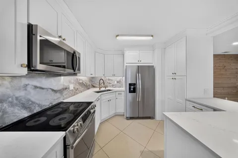 2319 Tamarind Drive