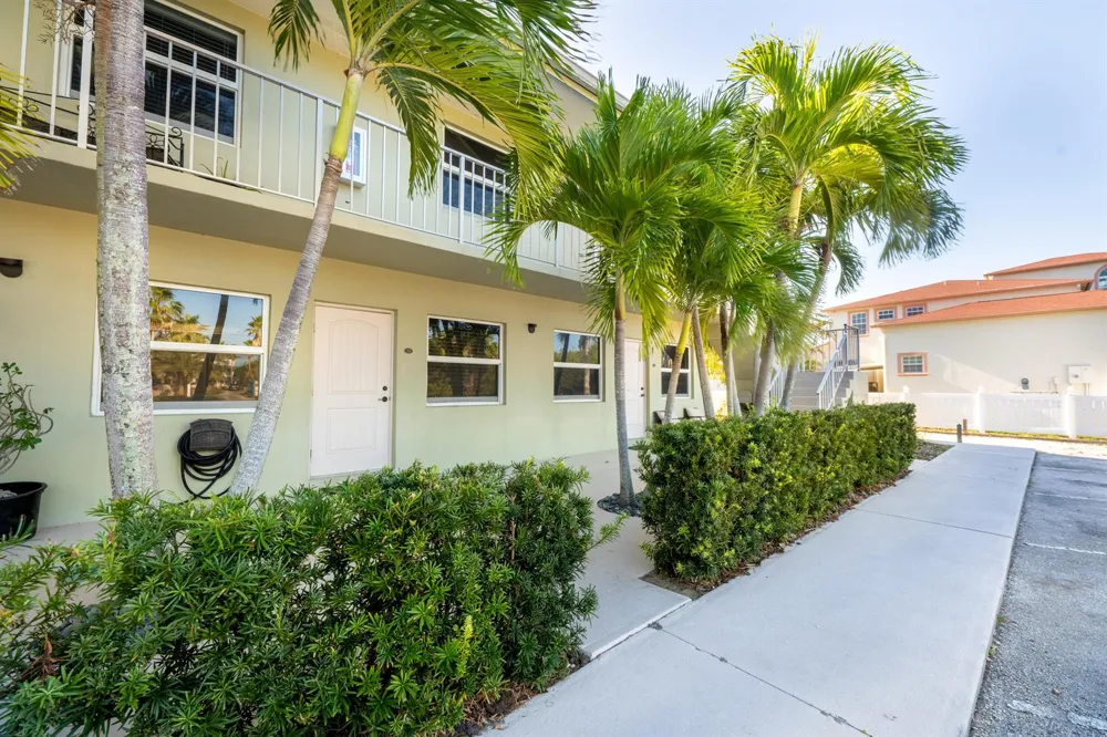 2319 Tamarind Drive Fort Pierce, FL 34949