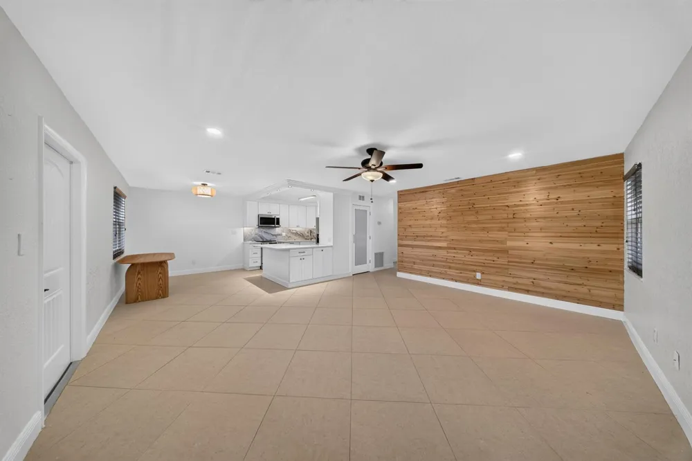 2319 Tamarind Drive Fort Pierce, FL 34949