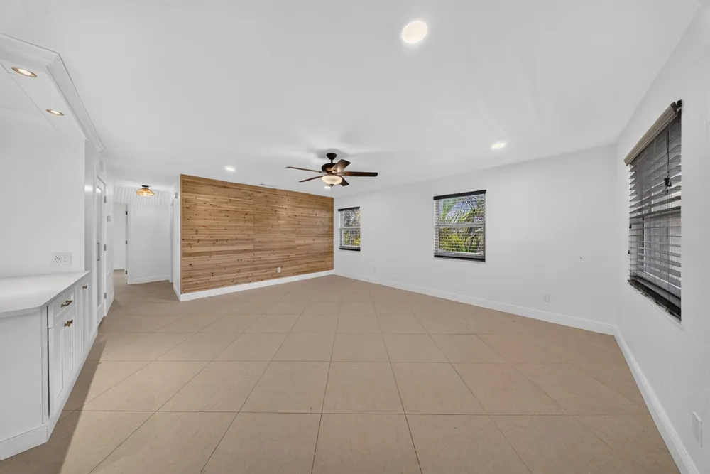 2319 Tamarind Drive Fort Pierce, FL 34949