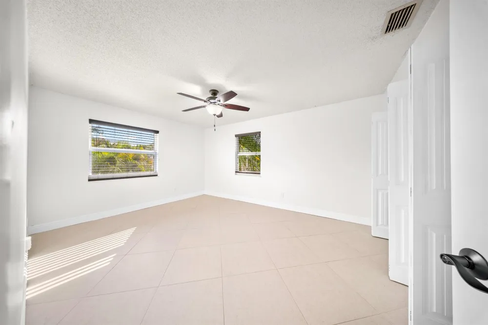 2319 Tamarind Drive Fort Pierce, FL 34949