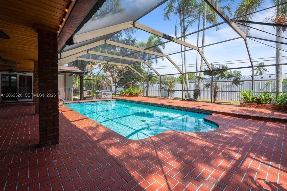 8331 SW 156th St Palmetto Bay, FL 33157