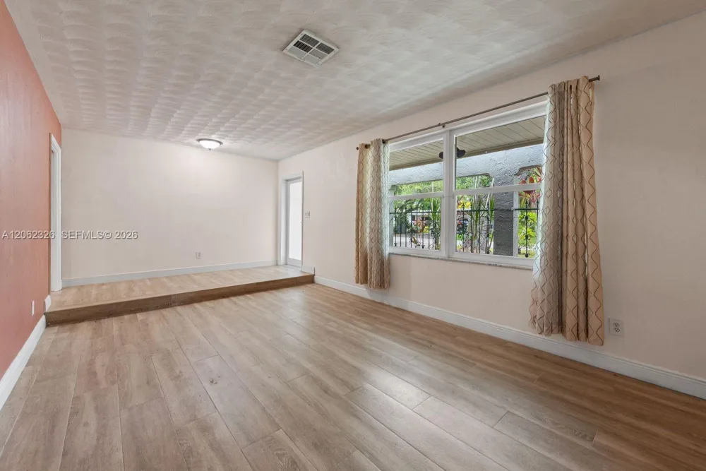 8331 SW 156th St Palmetto Bay, FL 33157
