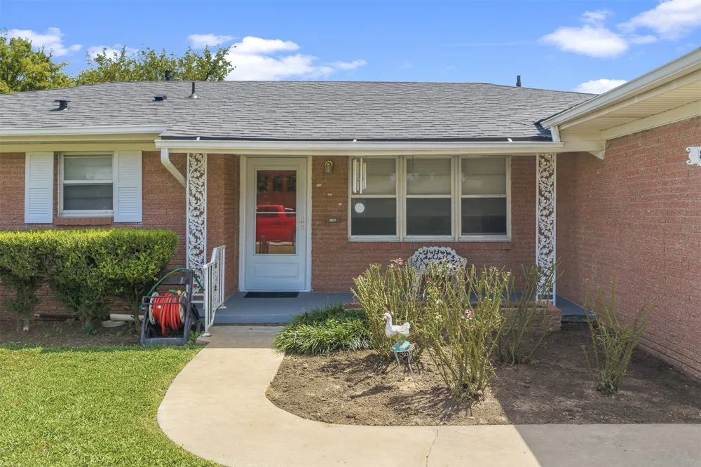 829 W 22nd Ada, OK 74820