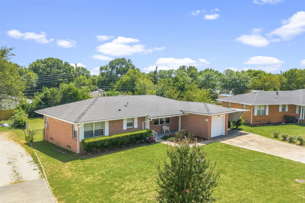 829 W 22nd Ada, OK 74820