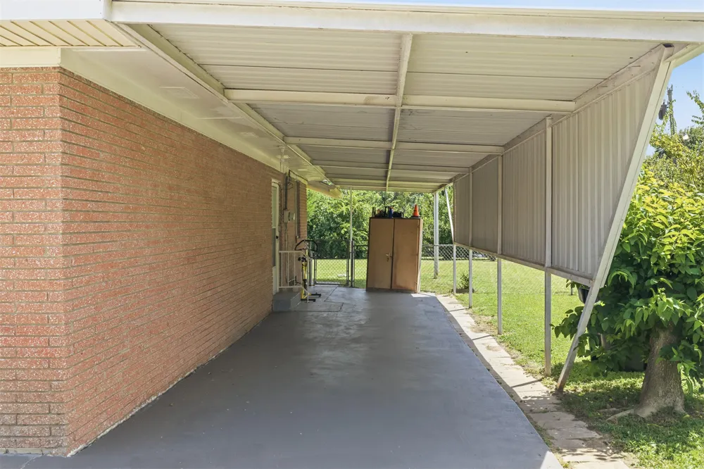 829 W 22nd Ada, OK 74820