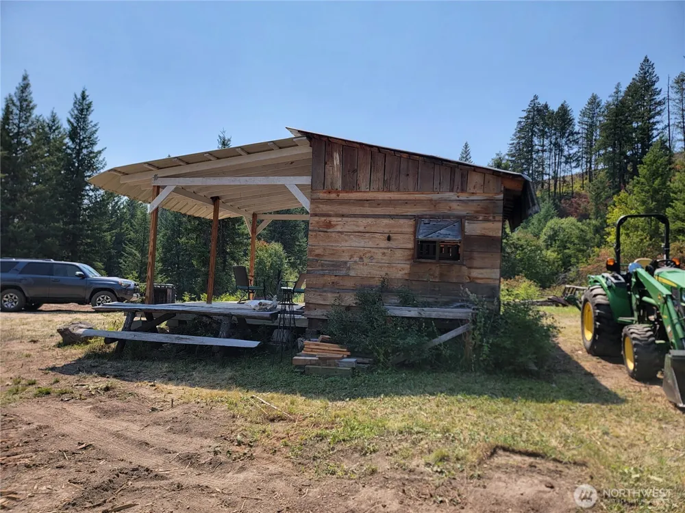 181 New Hope Drive Malo, WA 99150