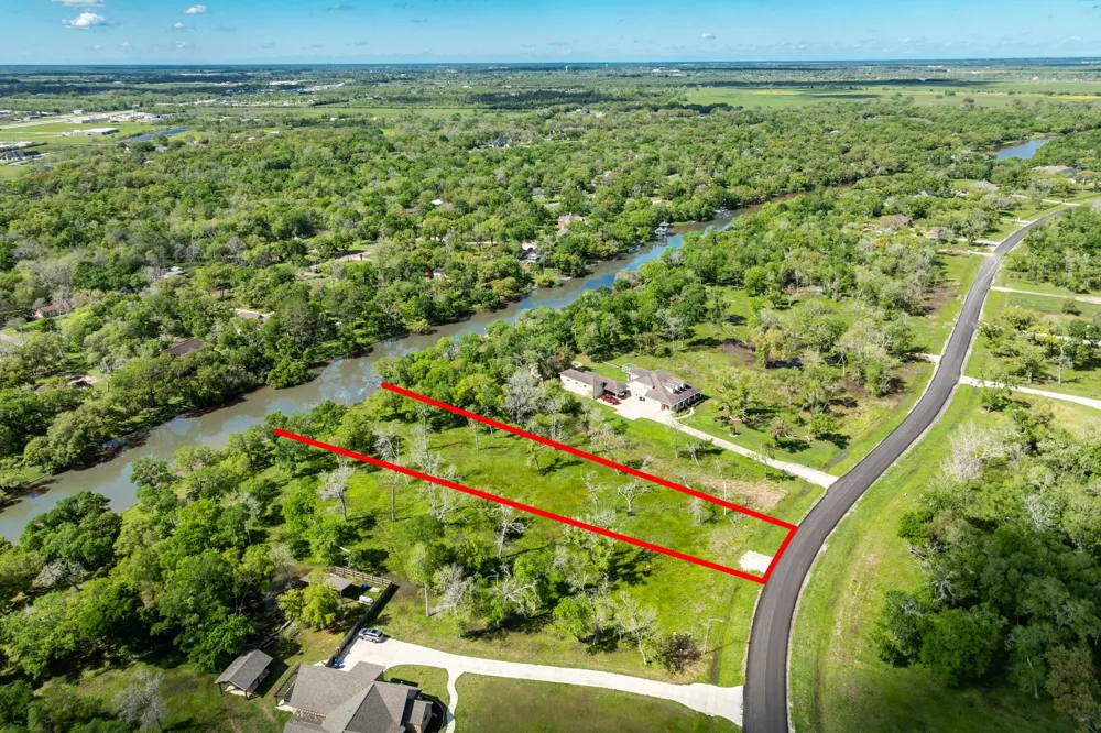 32710 Bayou Bend Richwood, TX 77515
