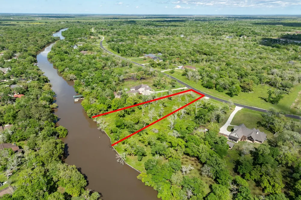 32710 Bayou Bend Richwood, TX 77515