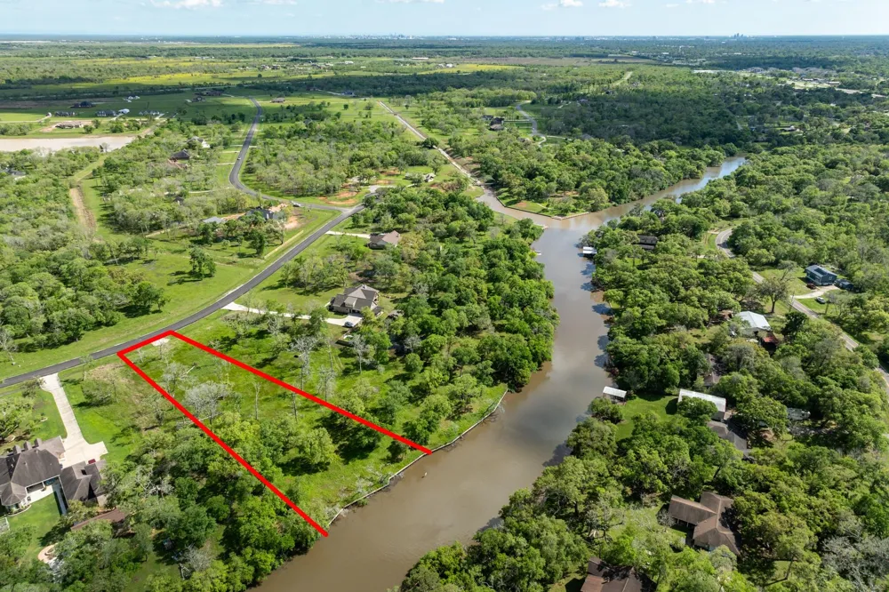 32710 Bayou Bend Richwood, TX 77515