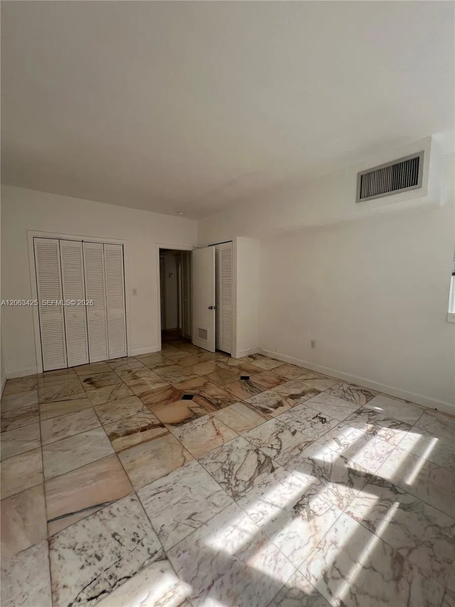 9350 E Bay Harbor Dr #6 Bay Harbor Islands, FL 33154