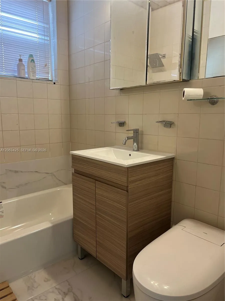 9350 E Bay Harbor Dr #6 Bay Harbor Islands, FL 33154