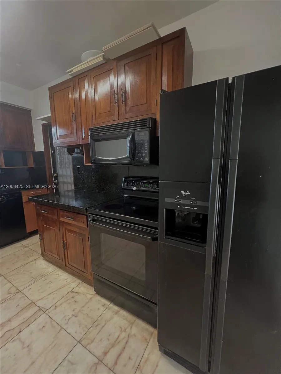 9350 E Bay Harbor Dr #6 Bay Harbor Islands, FL 33154