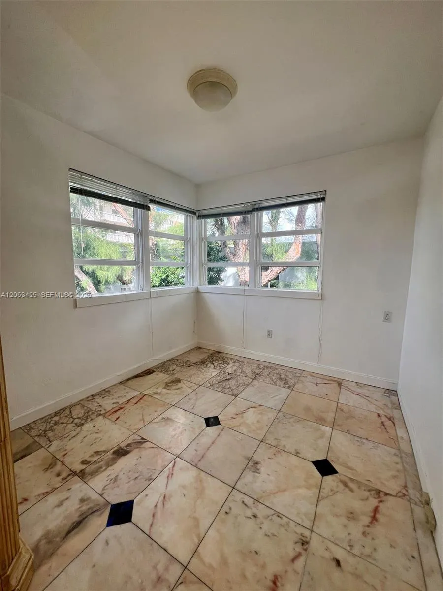 9350 E Bay Harbor Dr #6 Bay Harbor Islands, FL 33154