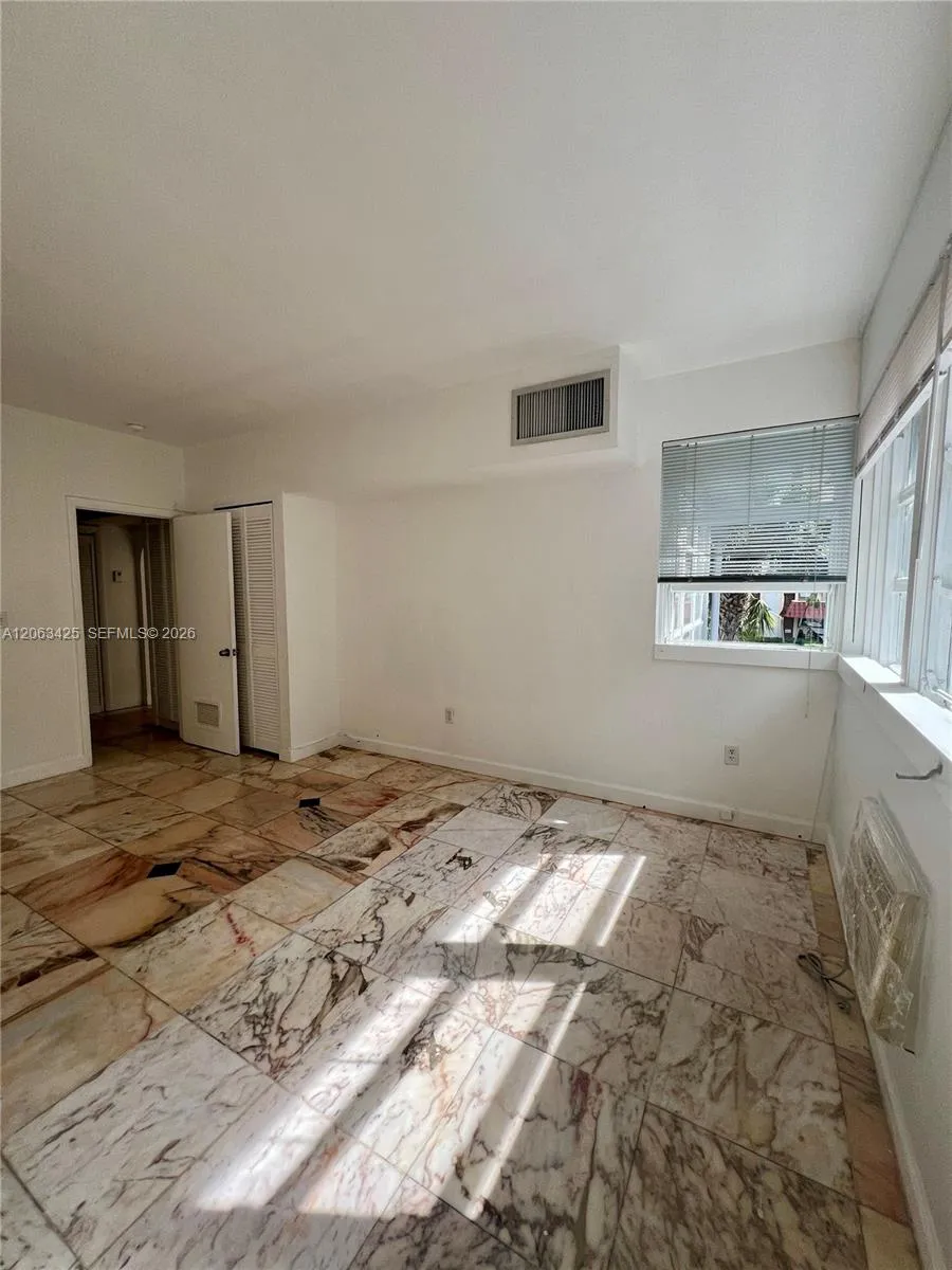 9350 E Bay Harbor Dr #6 Bay Harbor Islands, FL 33154